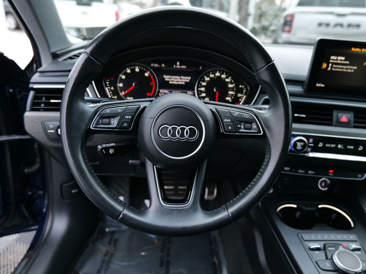 Used 2019 Audi A4 2.0T Premium image 18