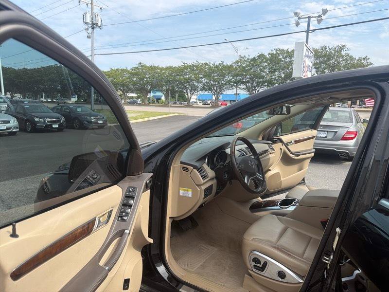 Used 2011 Mercedes-Benz R 350 4MATIC image 11