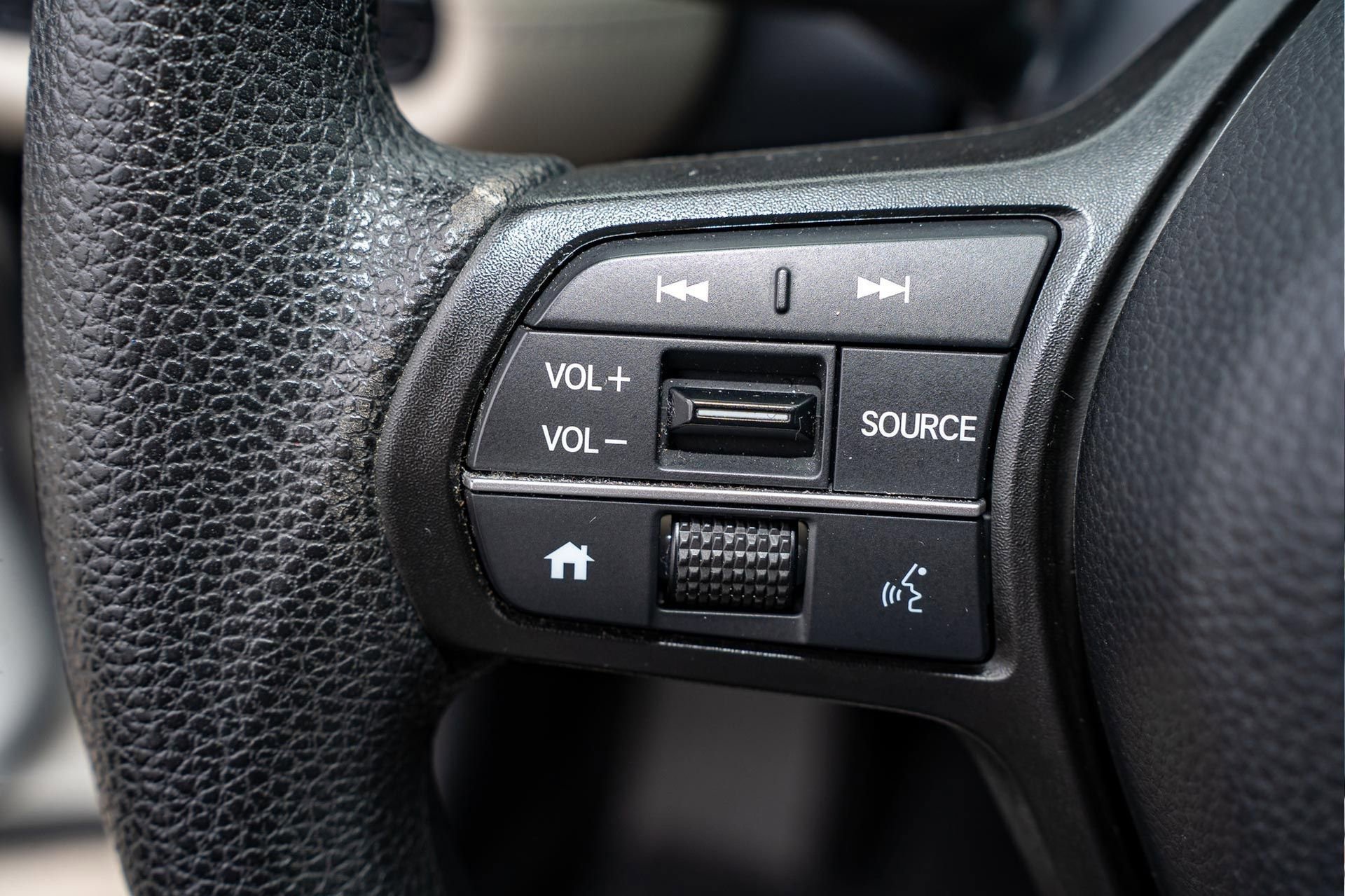 Used 2023 Honda HR-V LX image 29