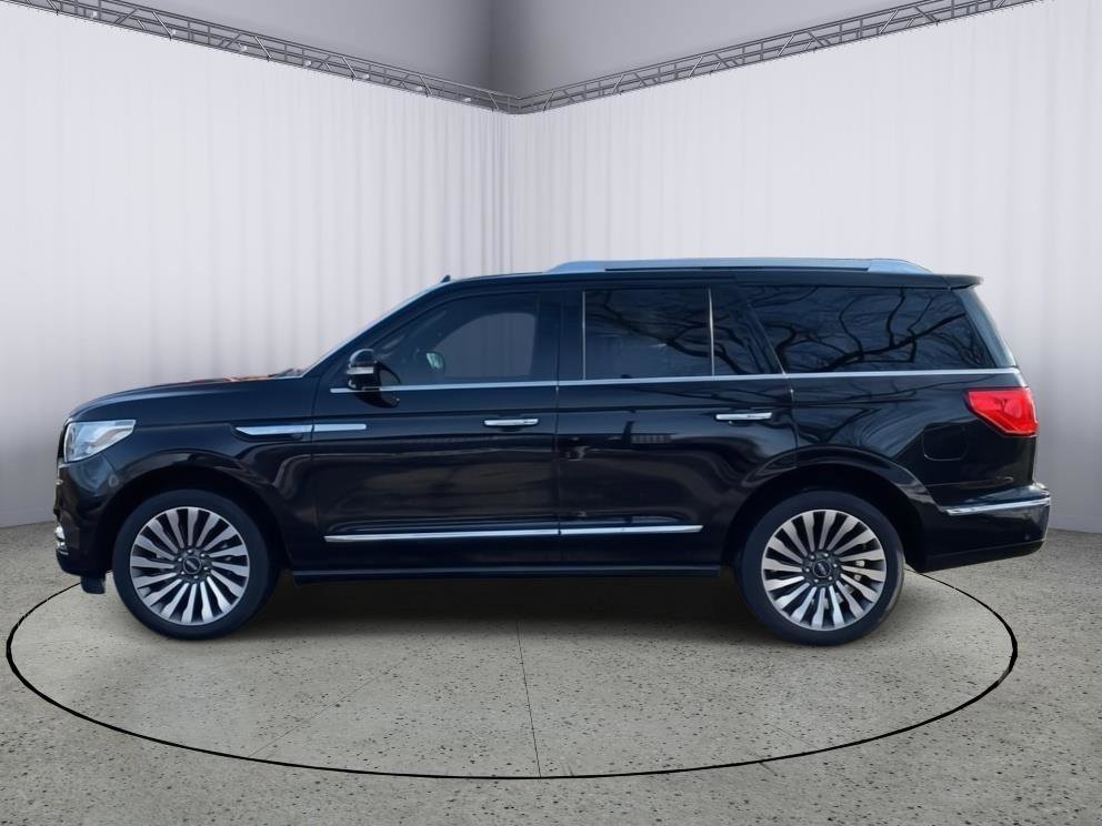Used 2019 Lincoln Navigator Reserve image 4