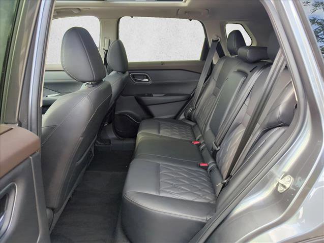Certified 2023 Nissan Rogue Platinum w/ Platinum Premium Package AWD/4WD image 18