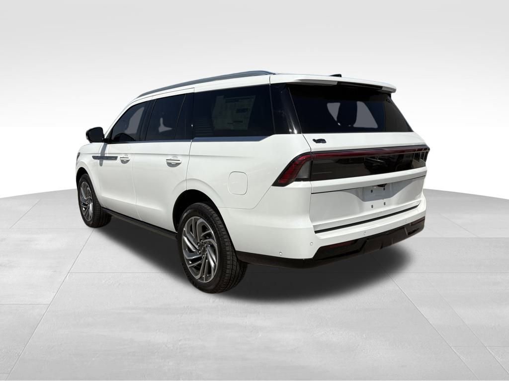 New 2025 Lincoln Navigator Reserve image 2