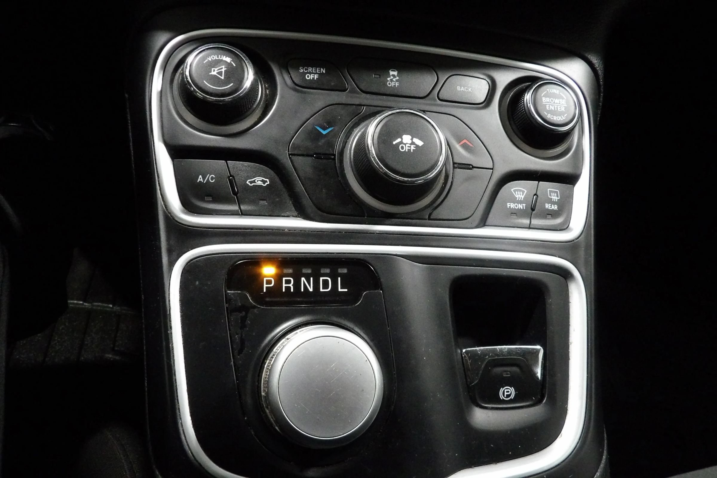 Used 2016 Chrysler 200 Limited w/ Convenience Group FWD image 12