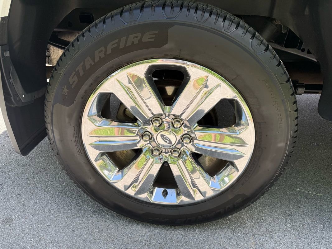 Used 2019 Ford F150 XLT w/ Equipment Group 302A Luxury AWD/4WD image 13
