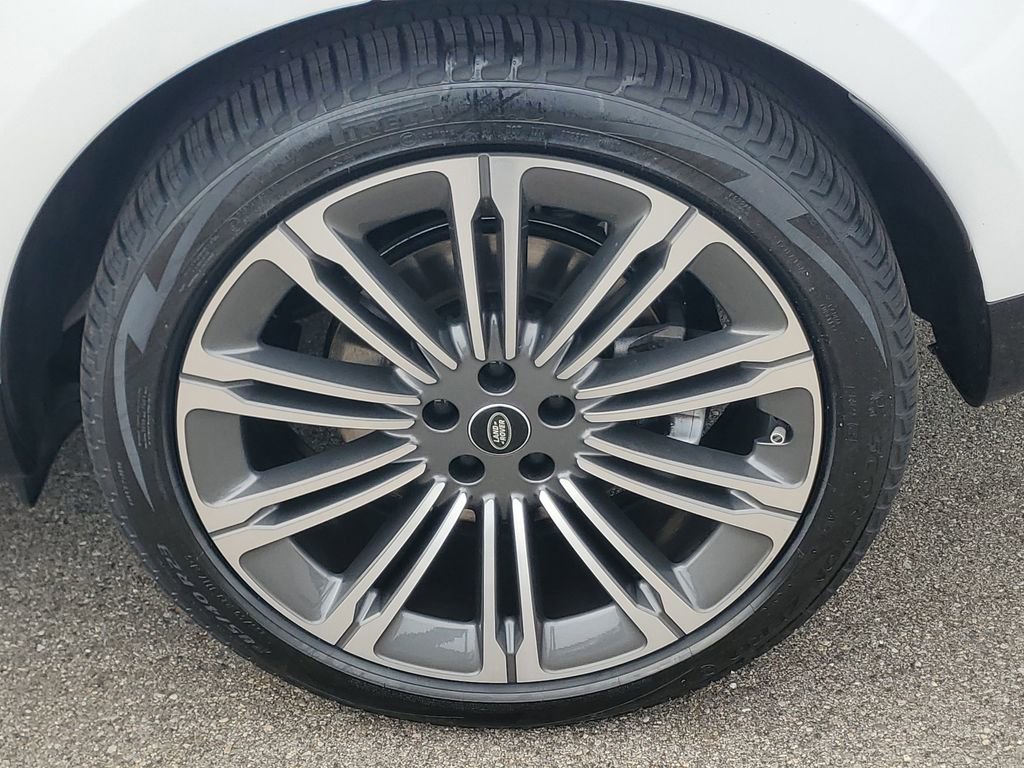Used 2024 Land Rover Range Rover SE AWD/4WD image 6
