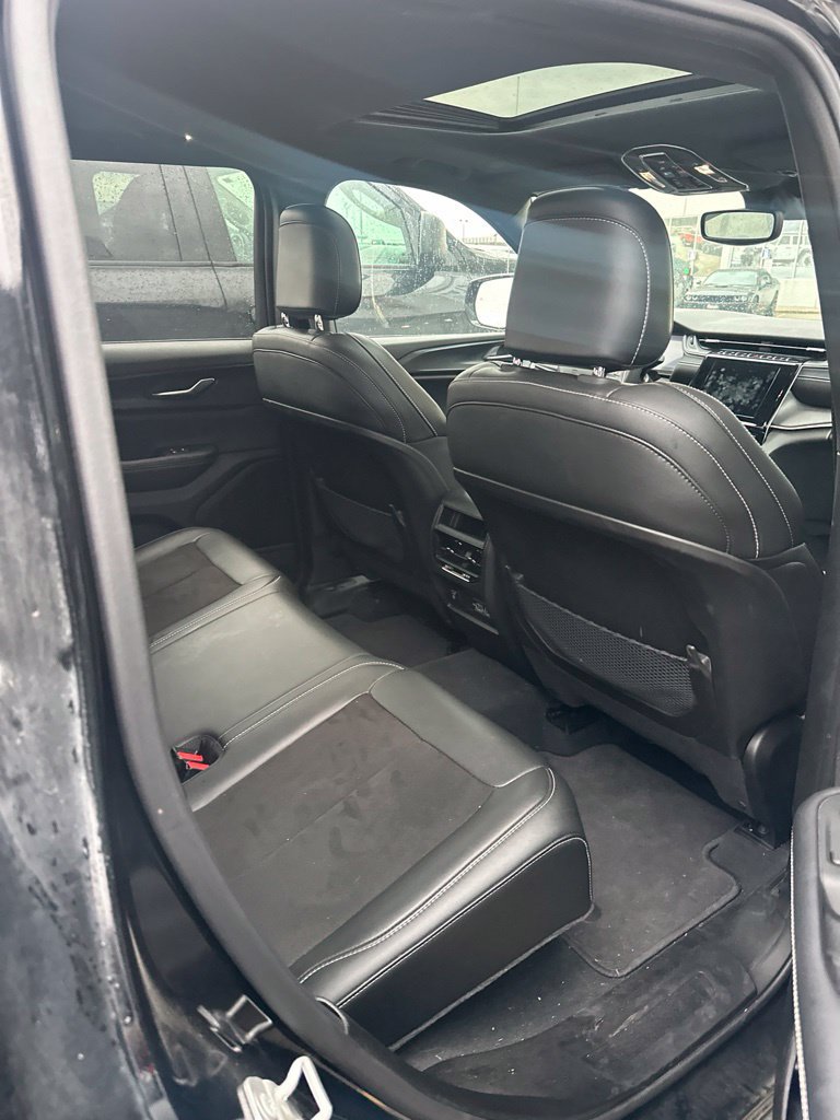 Used 2023 Jeep Grand Cherokee Altitude AWD/4WD image 22
