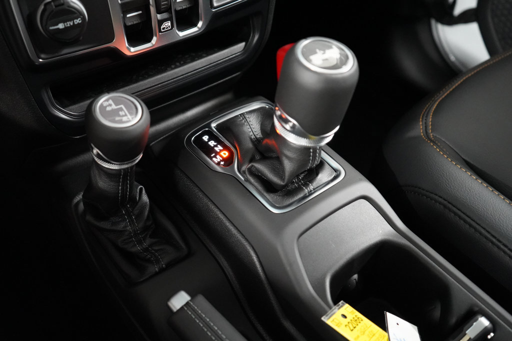 New 2026 Jeep Wrangler Unlimited Sahara AWD/4WD image 15