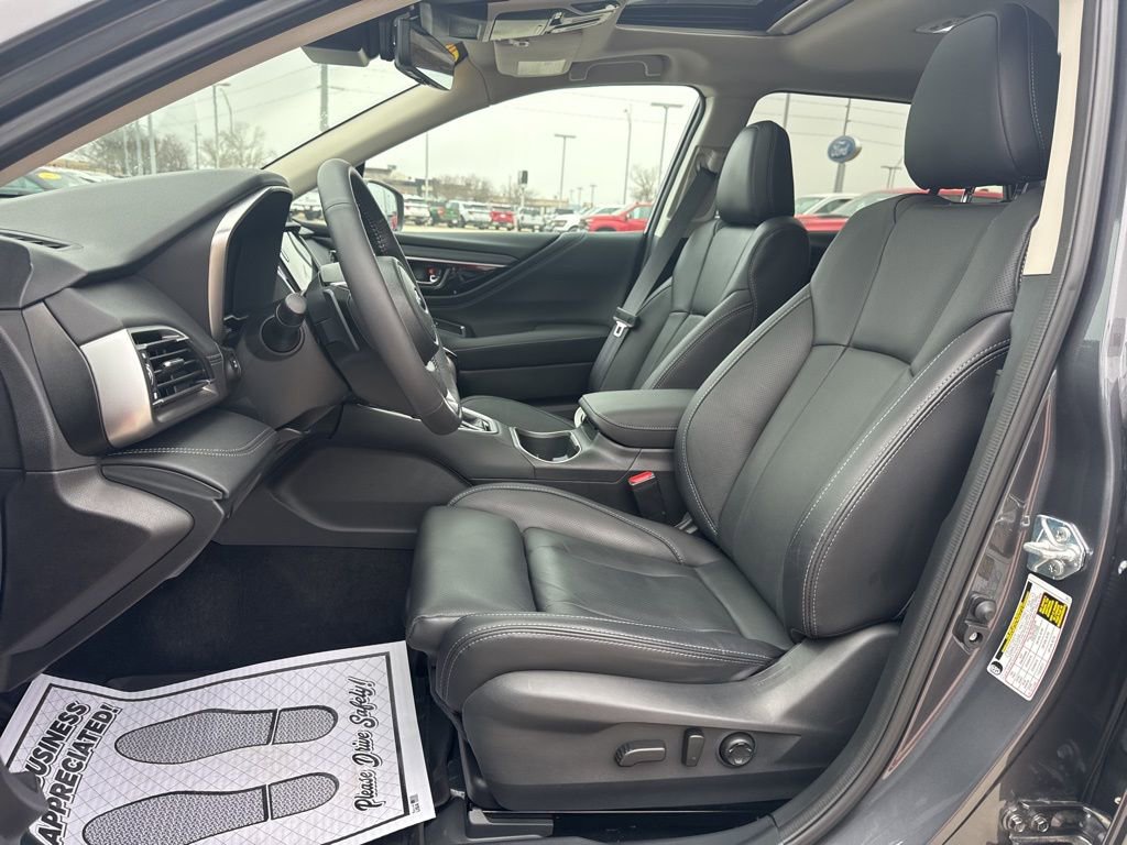 Used 2025 Subaru Outback Touring AWD/4WD image 4
