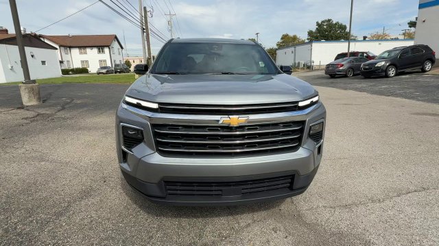 Used 2026 Chevrolet Traverse LT w/ Driver Confidence Package FWD image 3