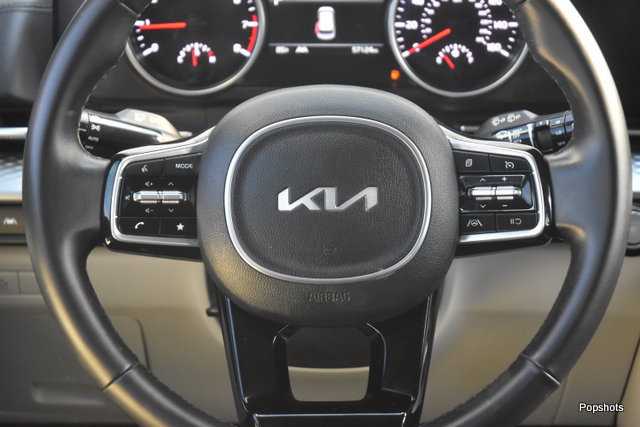 Used 2024 Kia Carnival LX FWD image 15