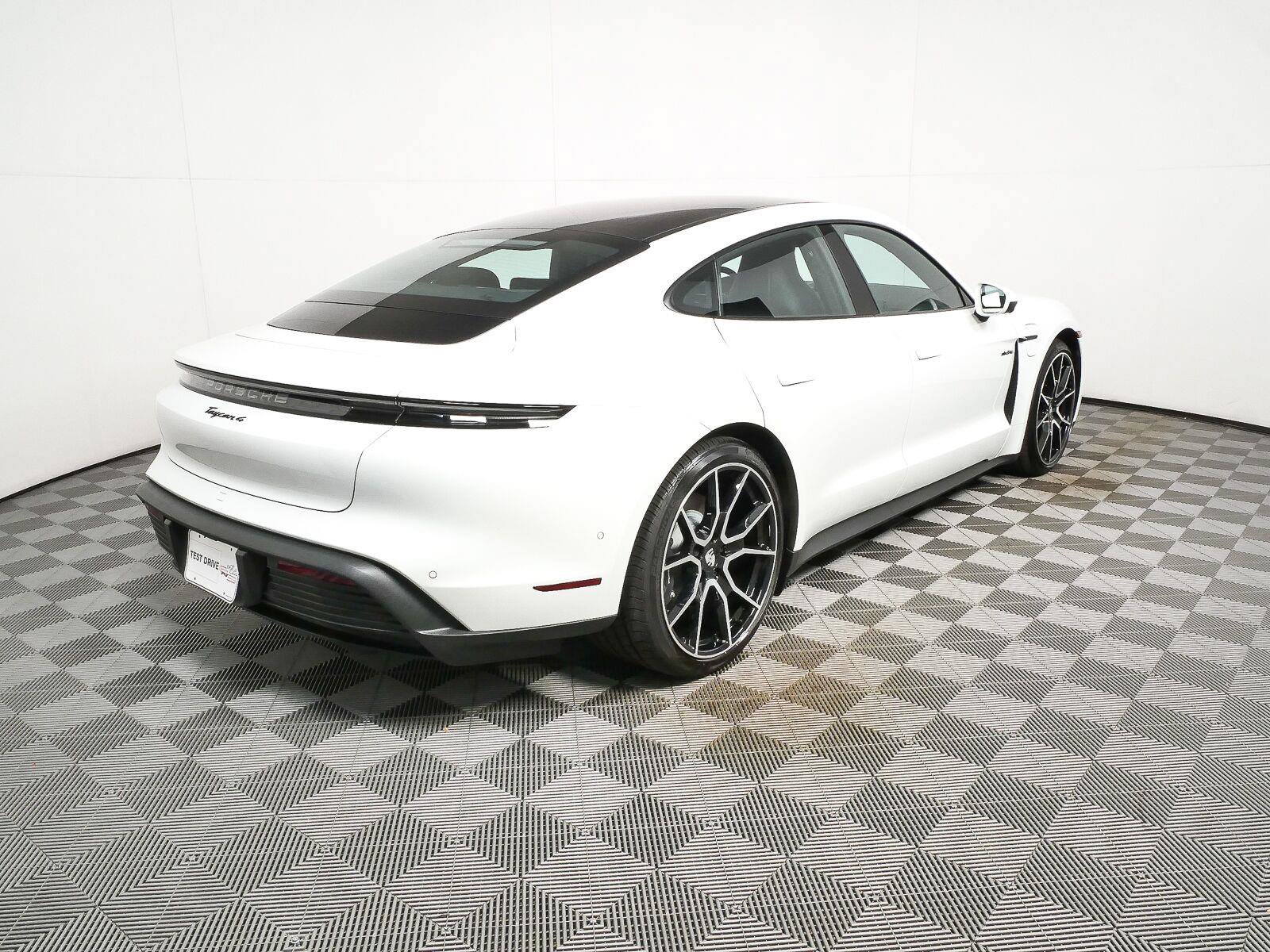 New 2026 Porsche Taycan RWD image 30