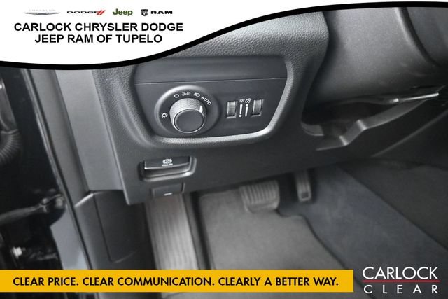 Used 2023 Jeep Grand Cherokee L Laredo RWD image 16