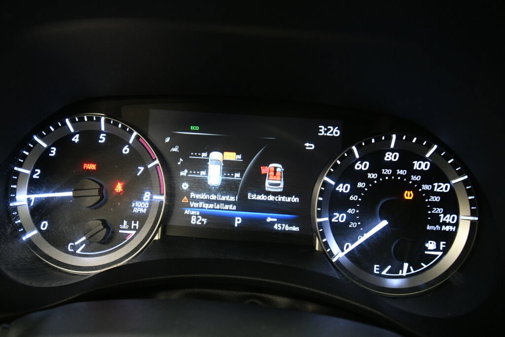 Used 2023 Toyota Highlander XLE AWD/4WD image 13