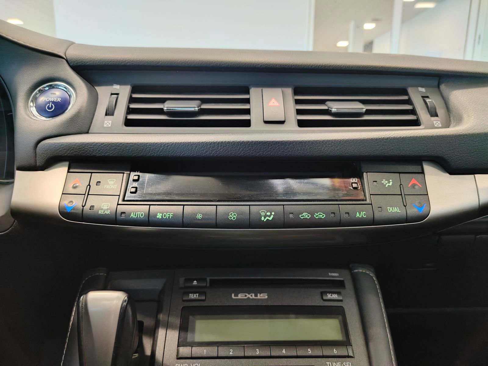 Used 2015 Lexus CT 200h image 22