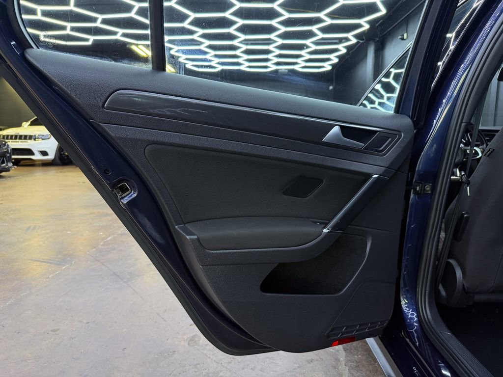 Used 2018 Volkswagen GTI Autobahn image 17