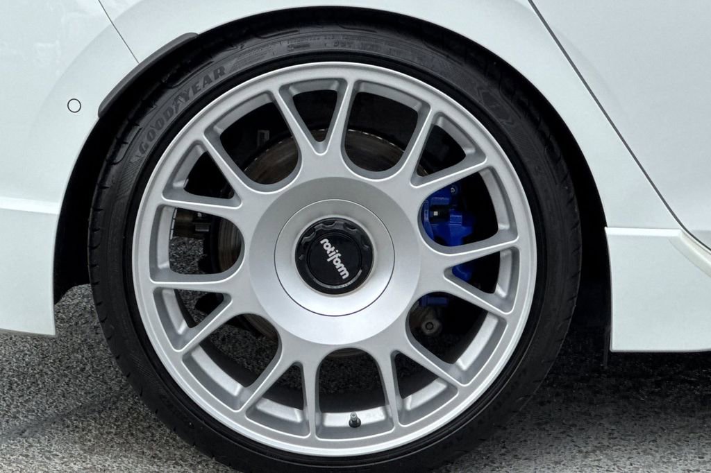 Used 2023 Volkswagen Golf R image 24