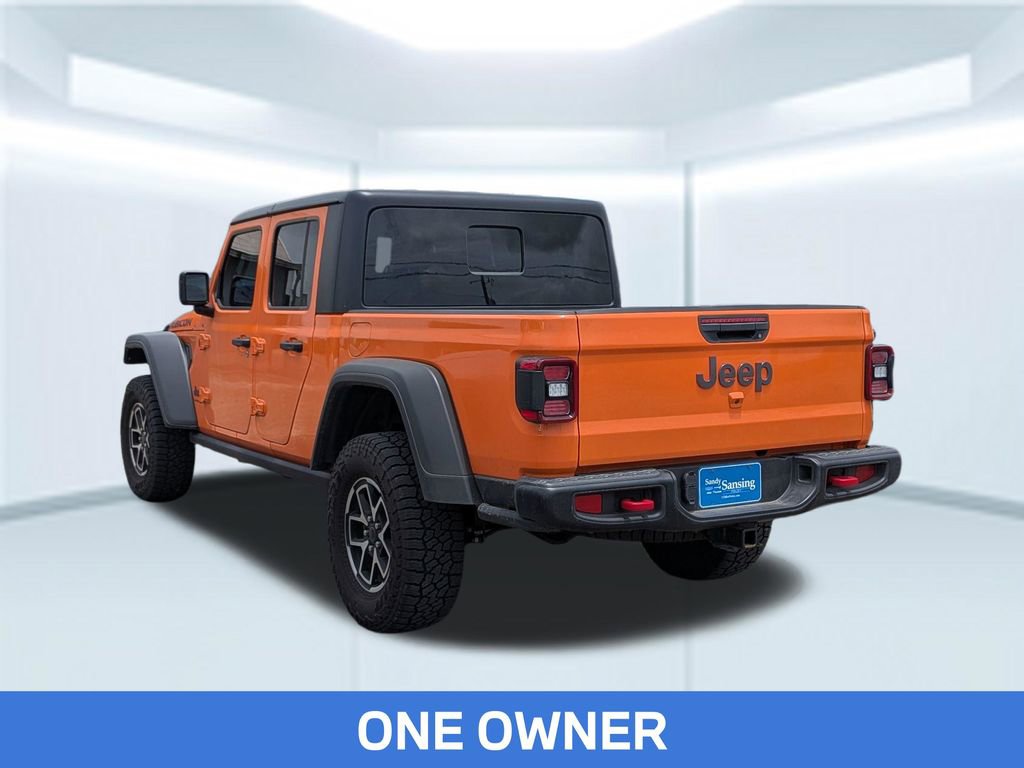 Used 2025 Jeep Gladiator Rubicon w/ Convenience Group AWD/4WD image 2