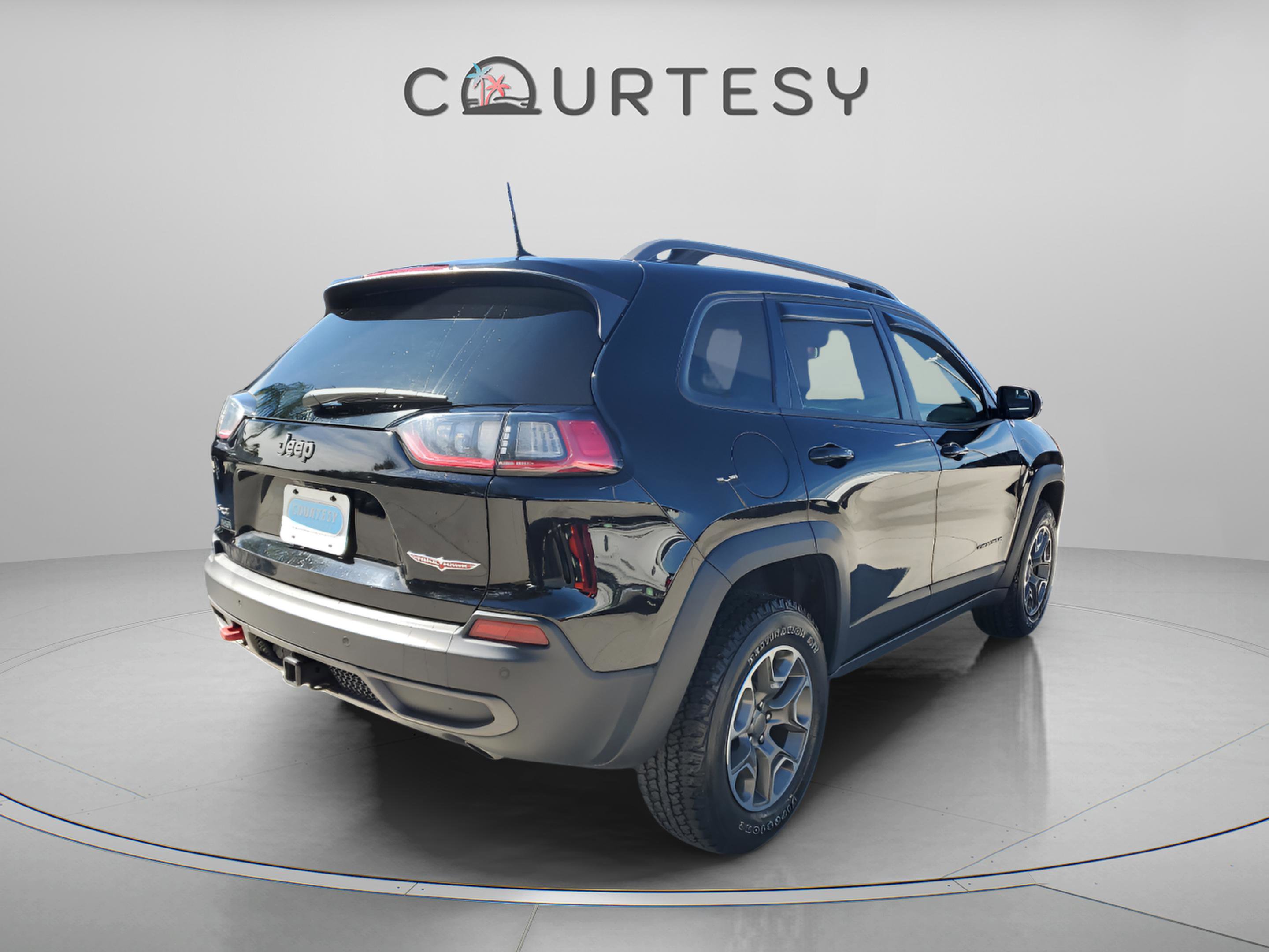 Used 2020 Jeep Cherokee Trailhawk w/ Cold Weather Group image 4