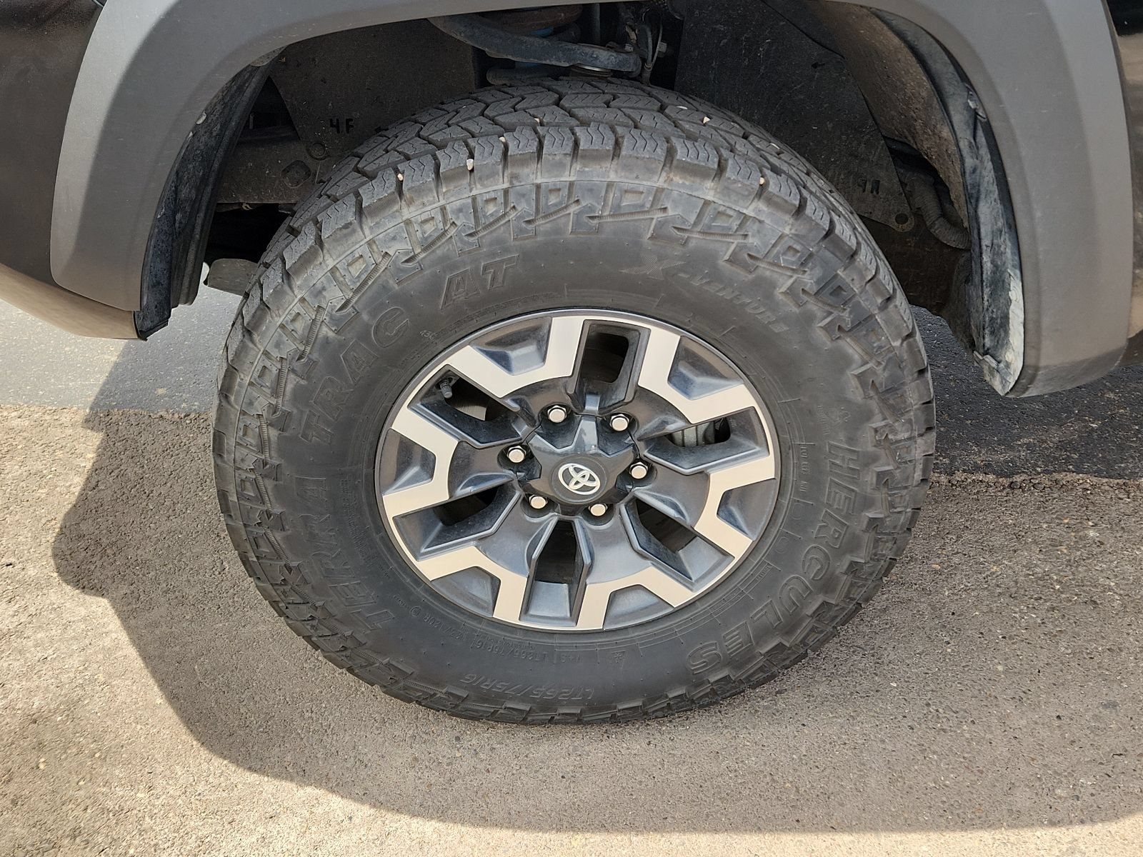 Used 2023 Toyota Tacoma TRD Off-Road AWD/4WD image 7