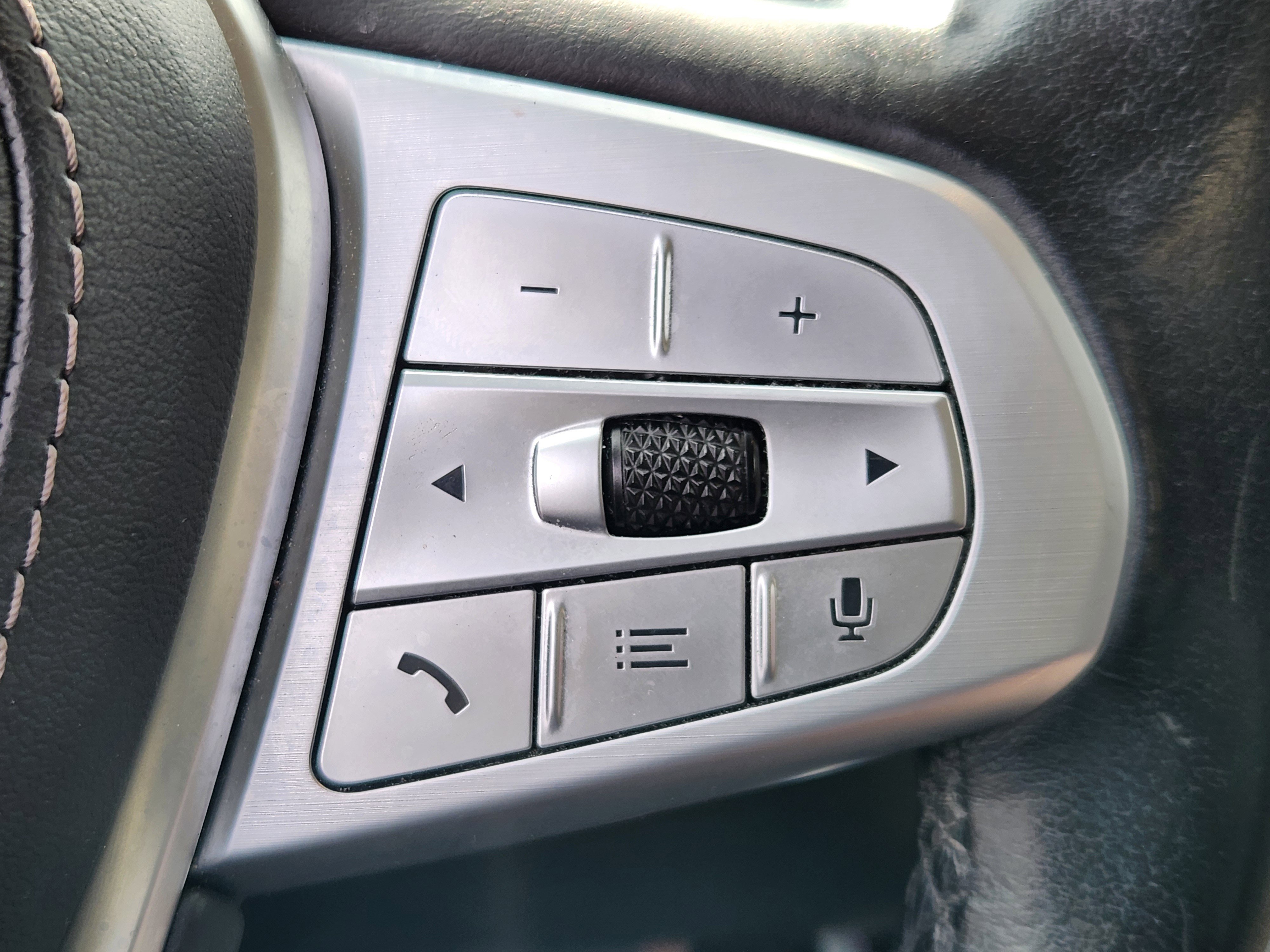 Used 2020 BMW X7 xDrive40i w/ Premium Package image 27