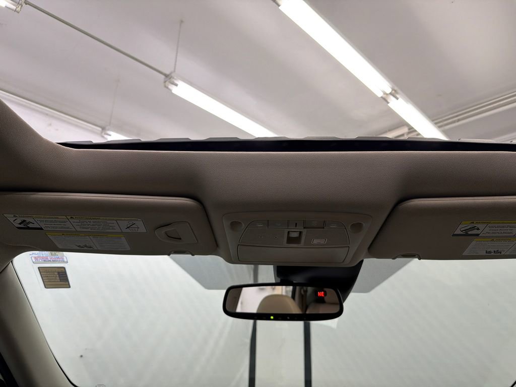 Used 2017 Nissan Rogue SL w/ SL Premium Package FWD image 24