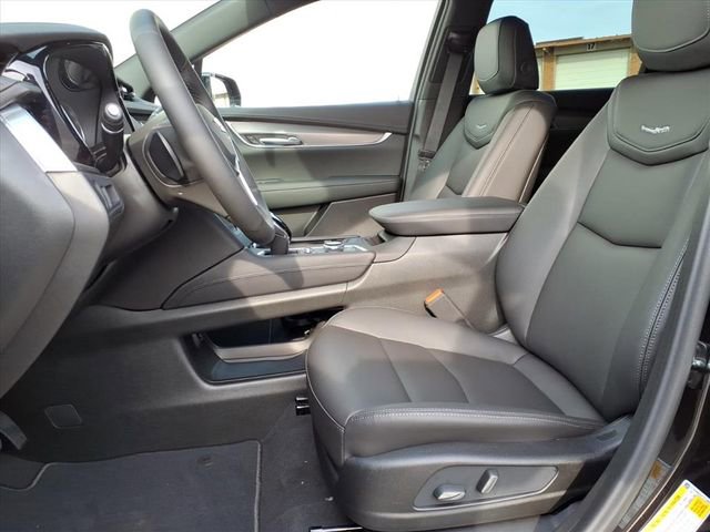 New 2026 Cadillac XT5 Luxury image 7