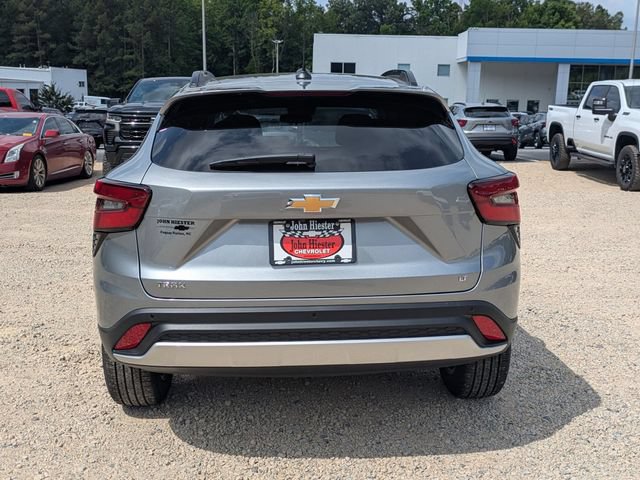 New 2026 Chevrolet Trax LT w/ Driver Confidence Package FWD image 3