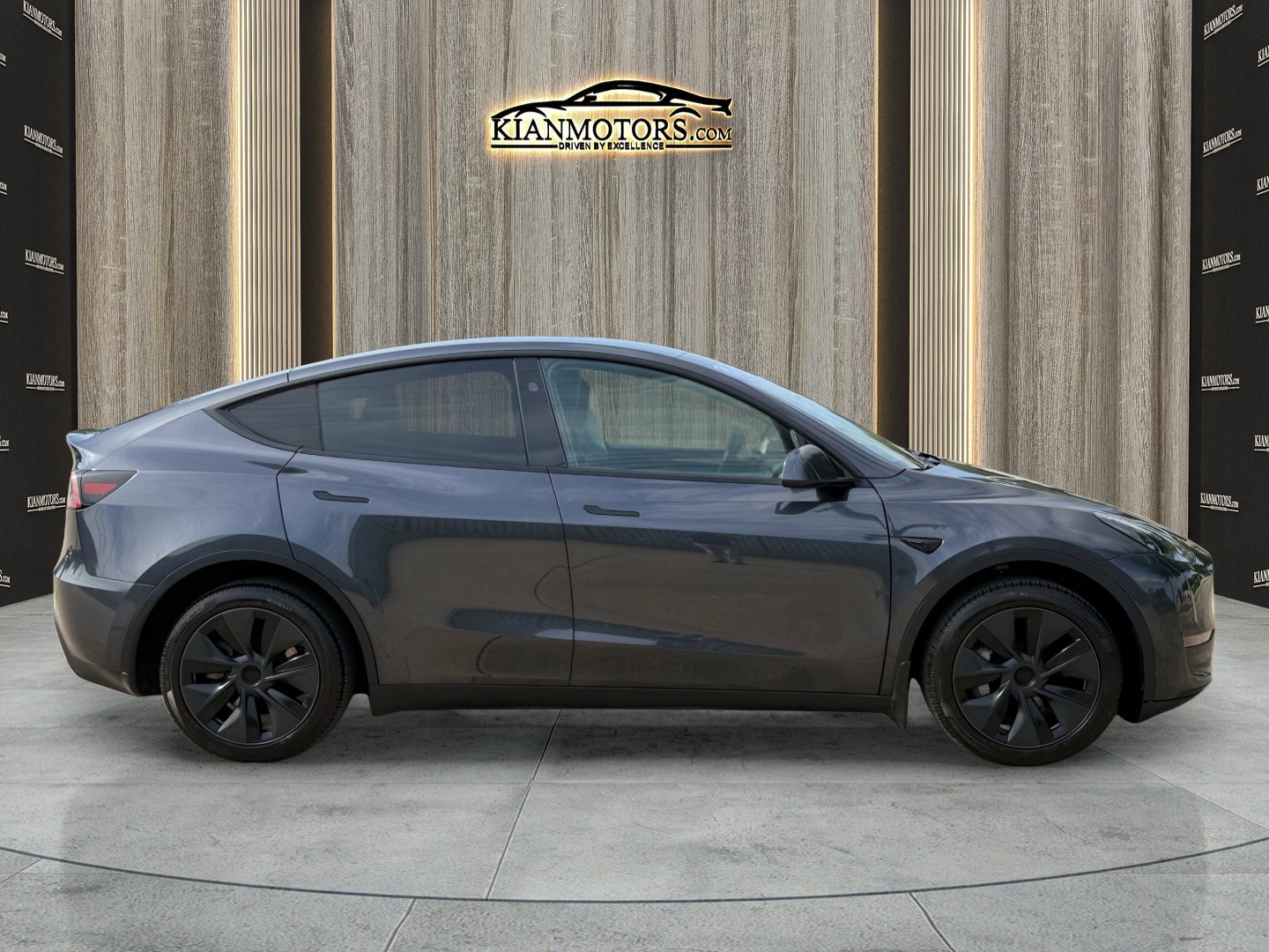 Used 2025 Tesla Model Y Long Range AWD/4WD image 8