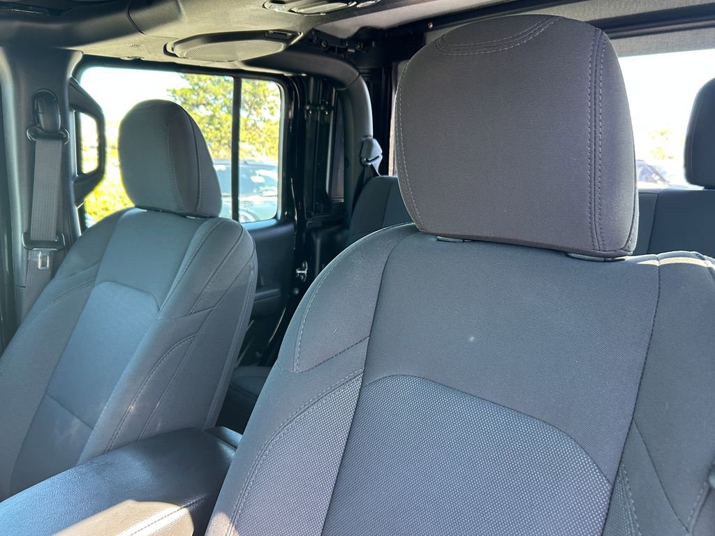 Used 2023 Jeep Gladiator Sport image 13