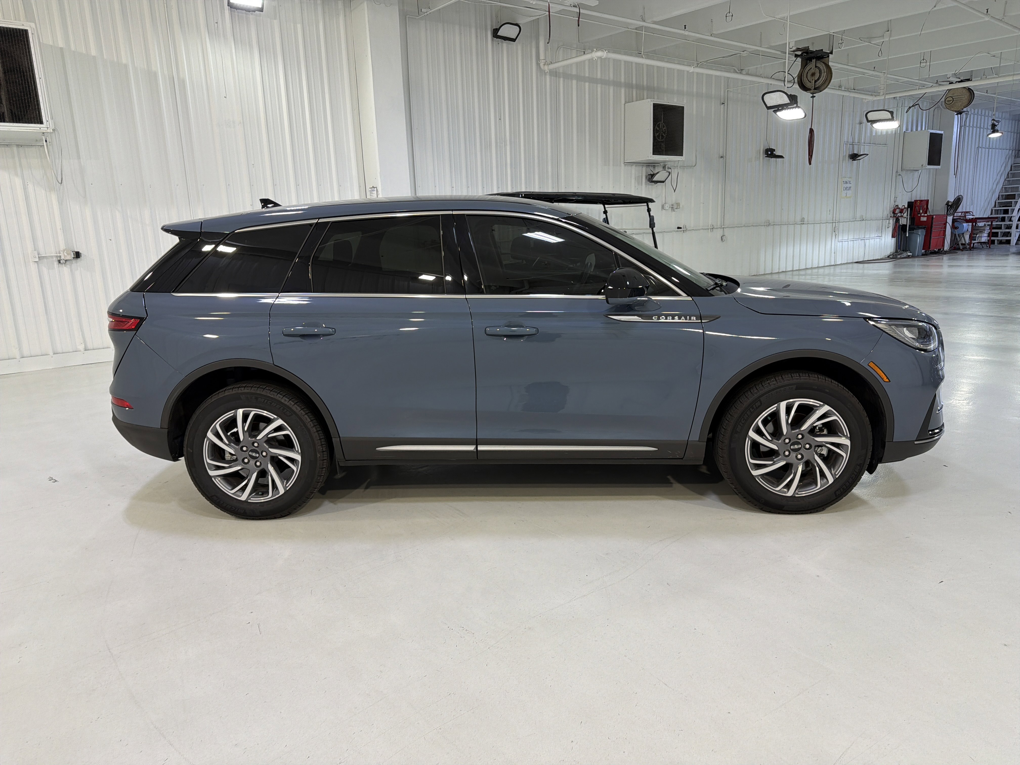 Used 2025 Lincoln Corsair FWD image 6