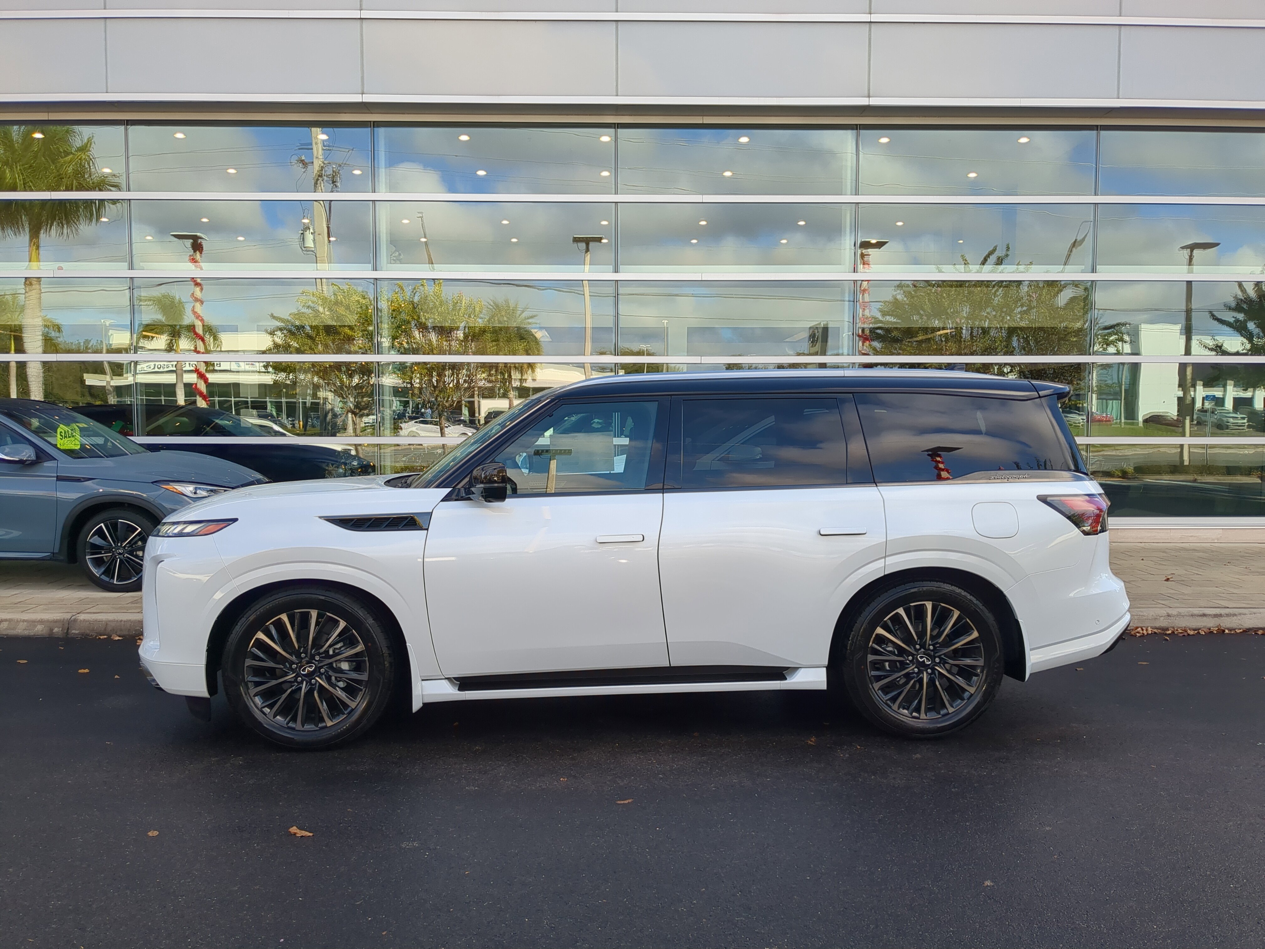 New 2026 INFINITI QX80 Autograph w/ Premium Cargo Package image 7