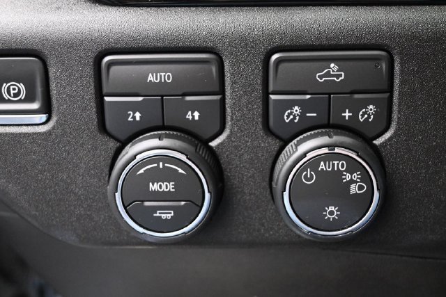 Used 2026 Chevrolet Silverado 1500 LT AWD/4WD image 34