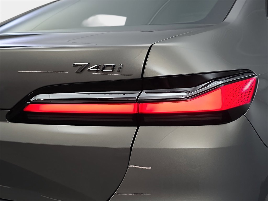 New 2026 BMW 740i xDrive w/ Executive Package image 32