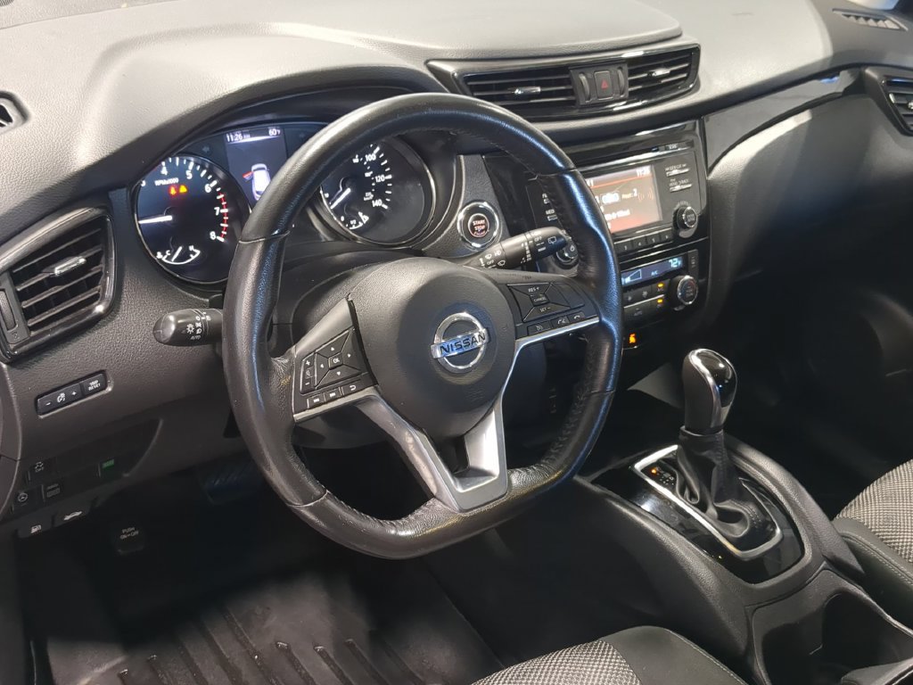 Used 2017 Nissan Rogue Sport SV w/ SV All-Weather Package AWD/4WD image 12