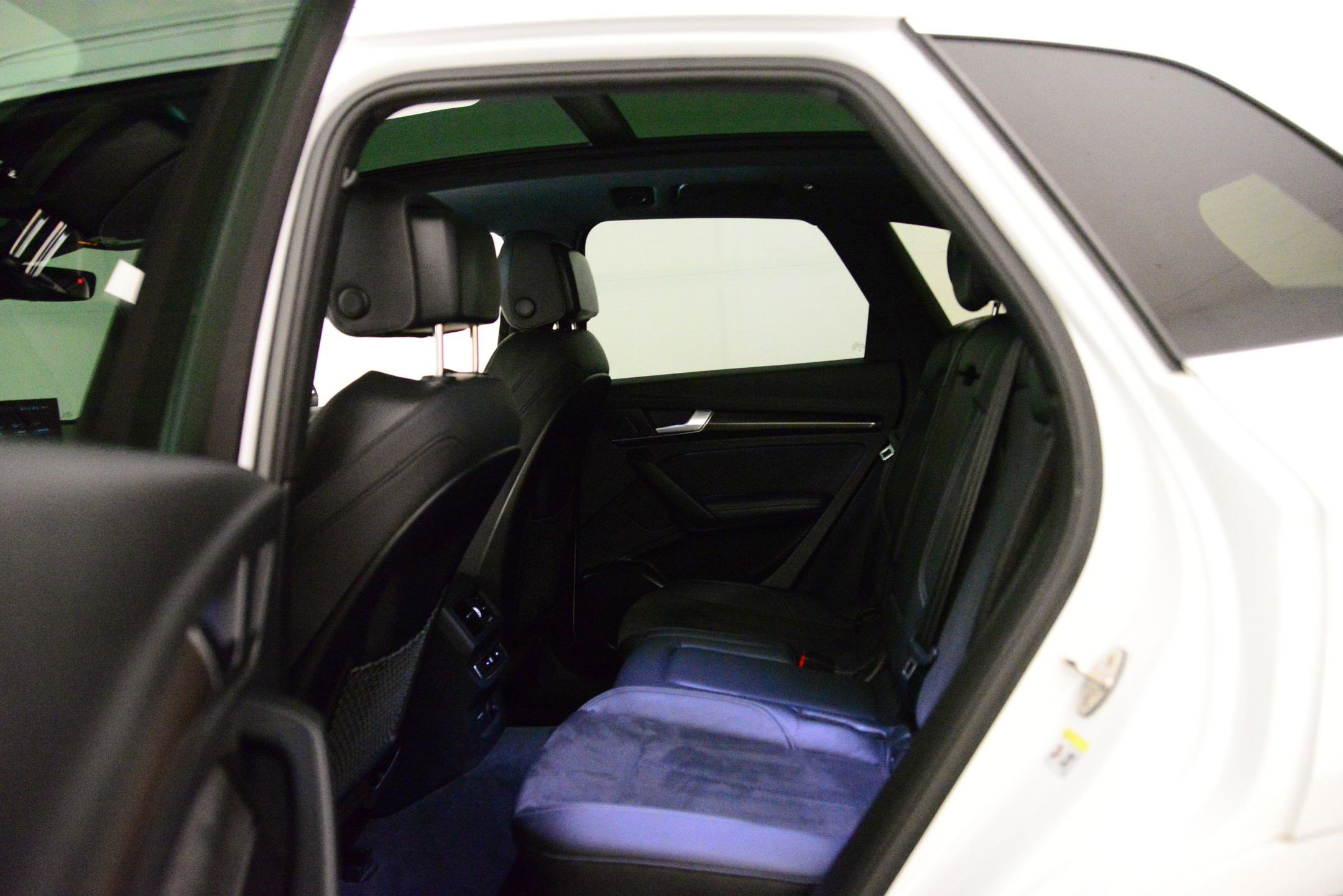 Used 2022 Audi SQ5 Premium Plus w/ Premium Plus Package image 13