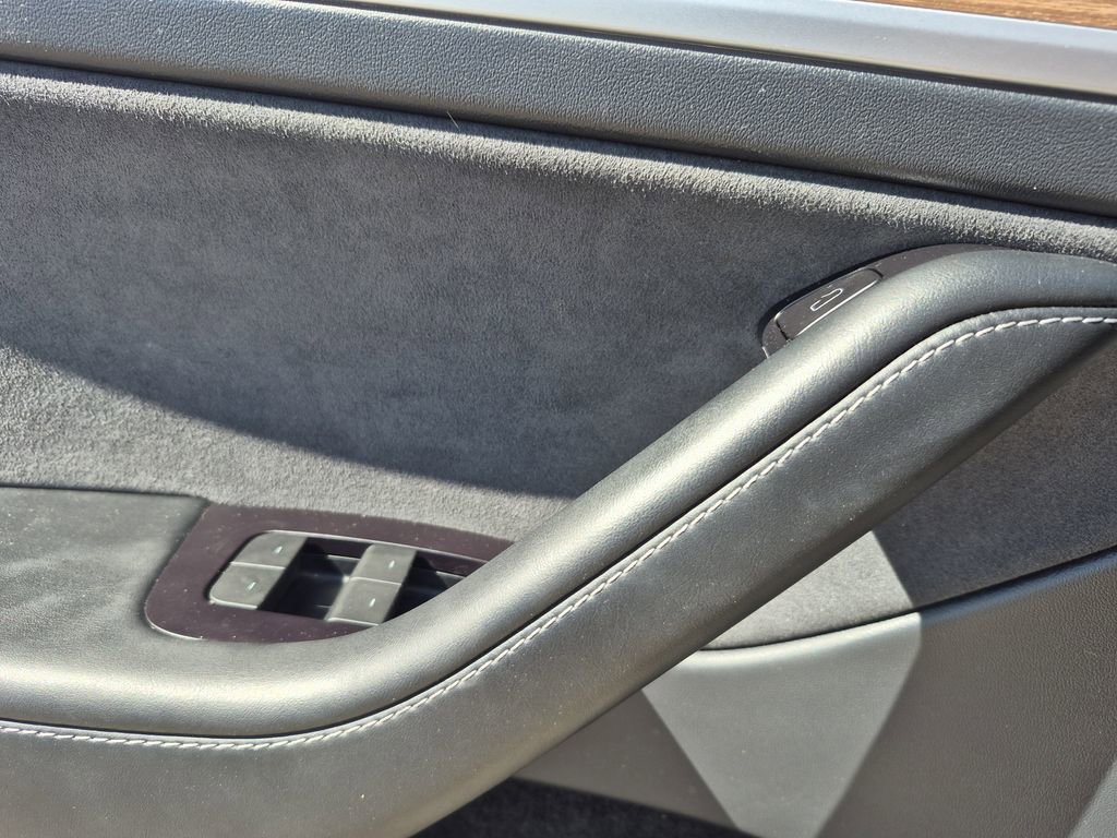 Used 2023 Tesla Model Y Long Range AWD/4WD image 7