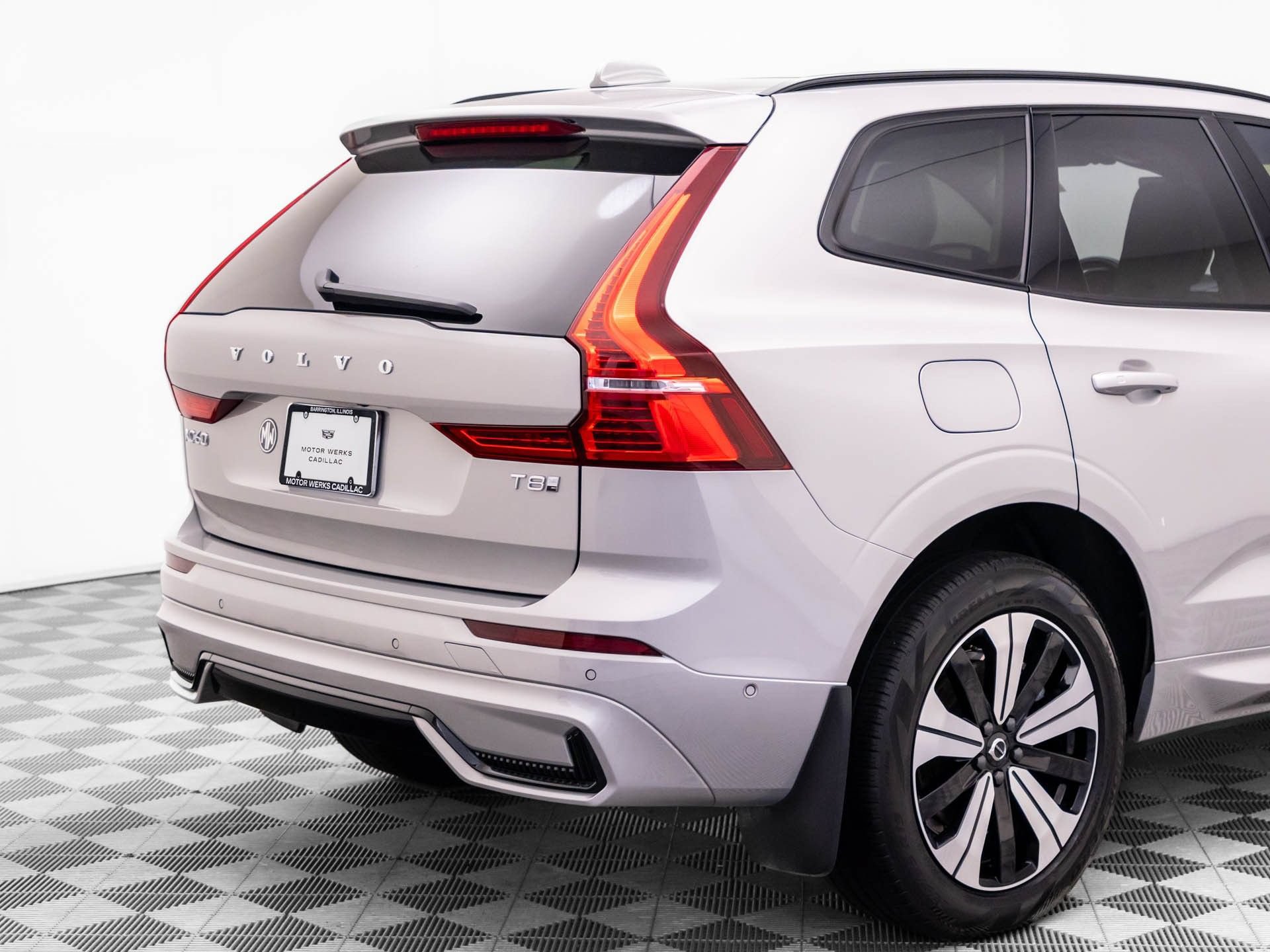 Used 2025 Volvo XC60 T8 Plus w/ Climate Package AWD/4WD image 35