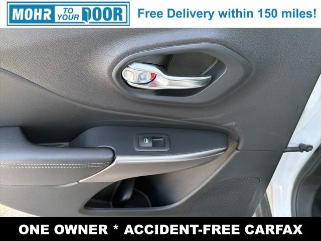 Used 2019 Jeep Cherokee Limited image 31