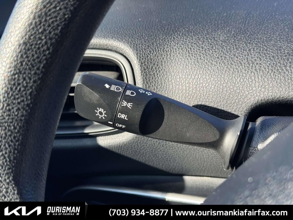 Used 2022 Toyota Prius LE image 29