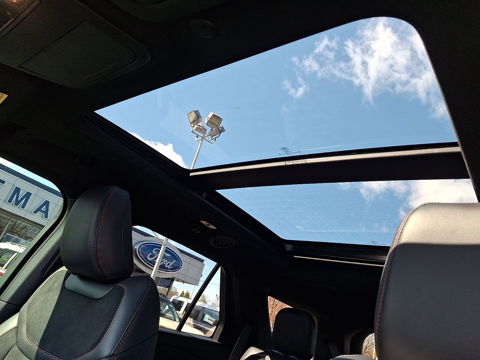 Used 2025 Ford Explorer ST w/ Sun And Sound Package image 15