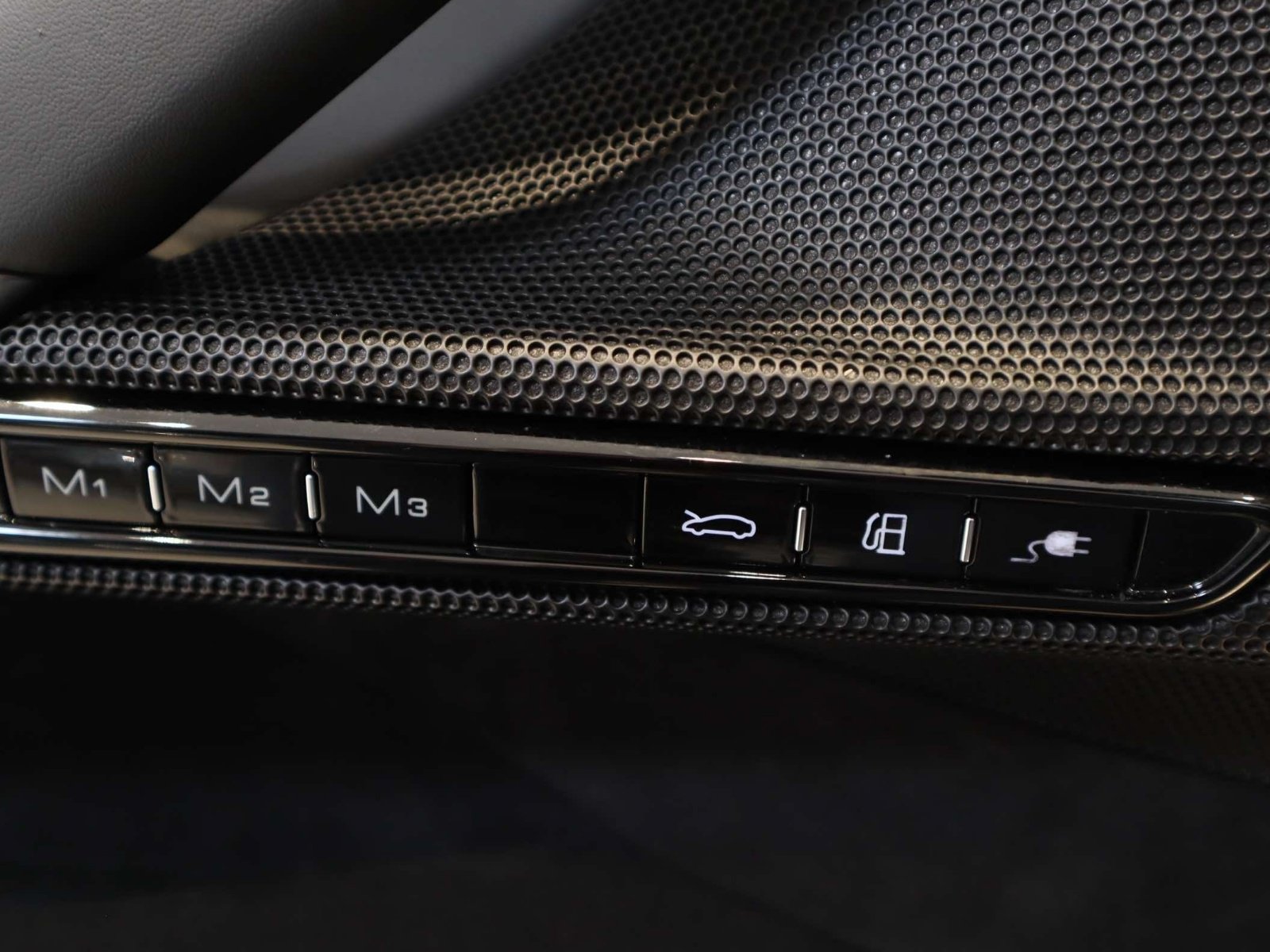 Used 2025 Ferrari SF90 Spider AWD/4WD image 25