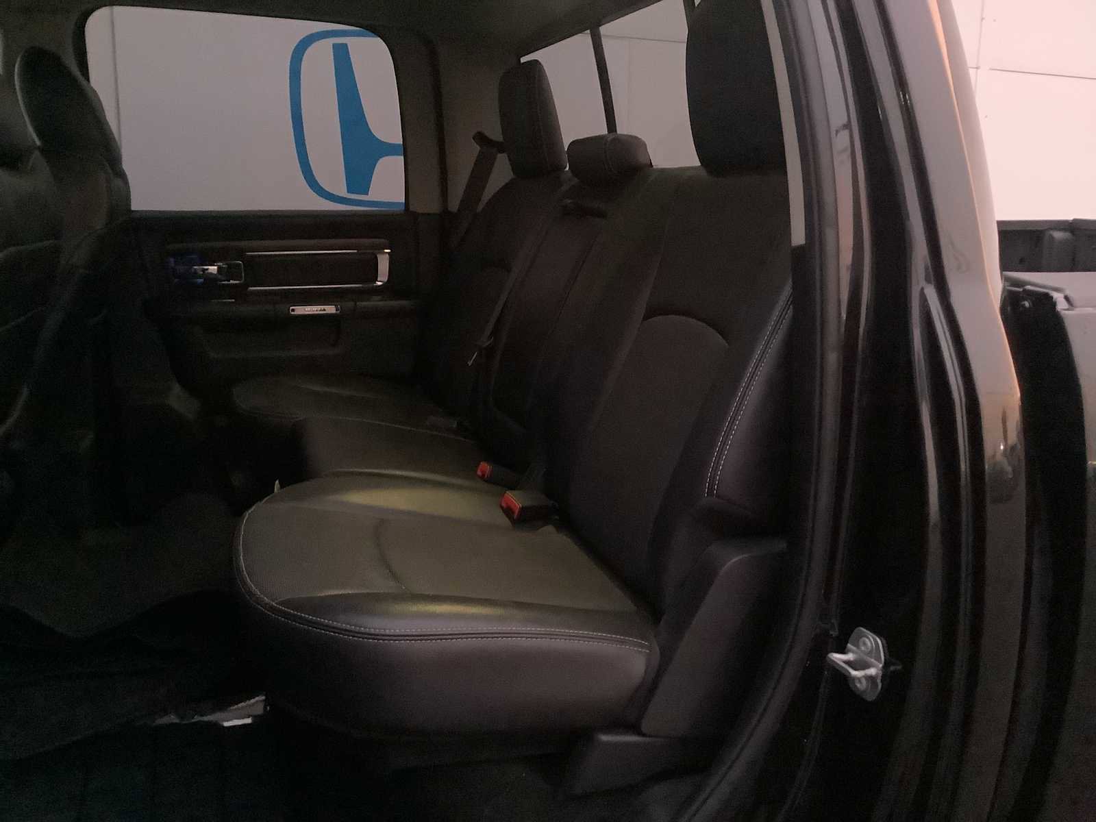 Used 2017 RAM 1500 Laramie image 14