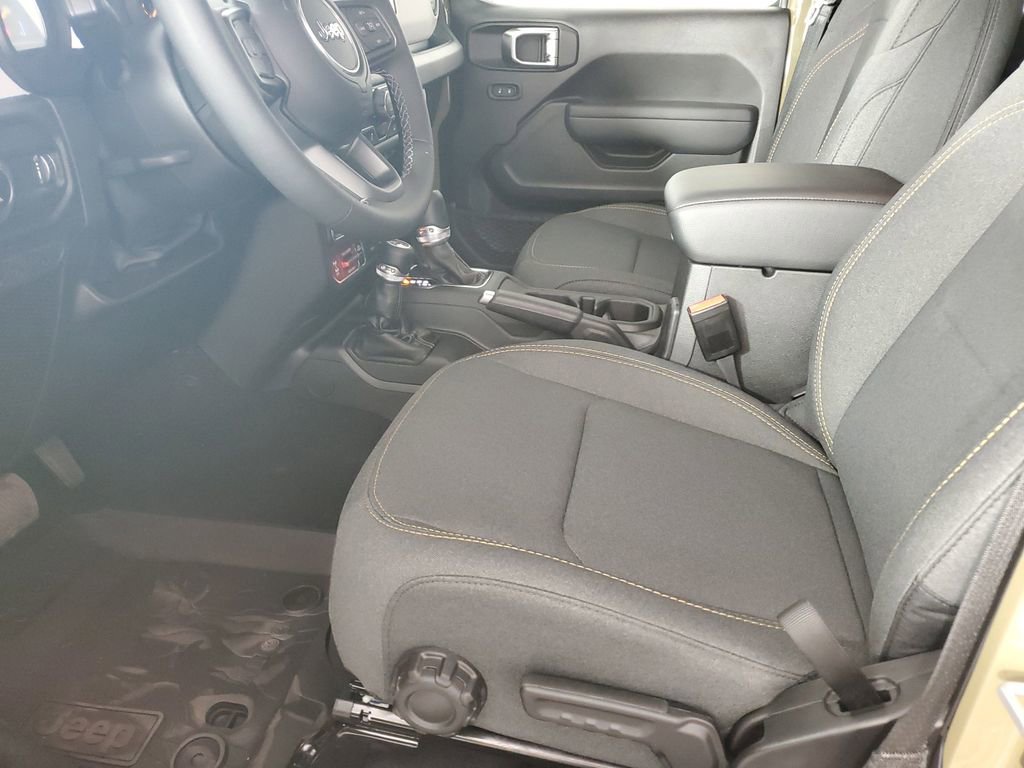 New 2025 Jeep Gladiator Willys image 11