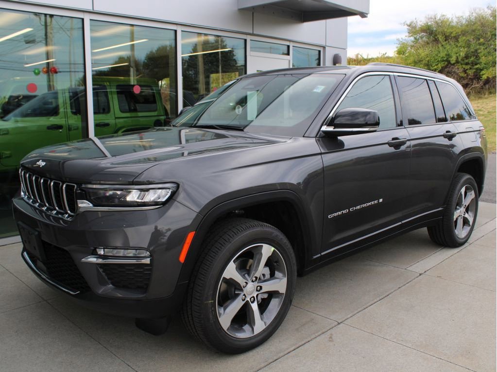 New 2025 Jeep Grand Cherokee Limited image 3