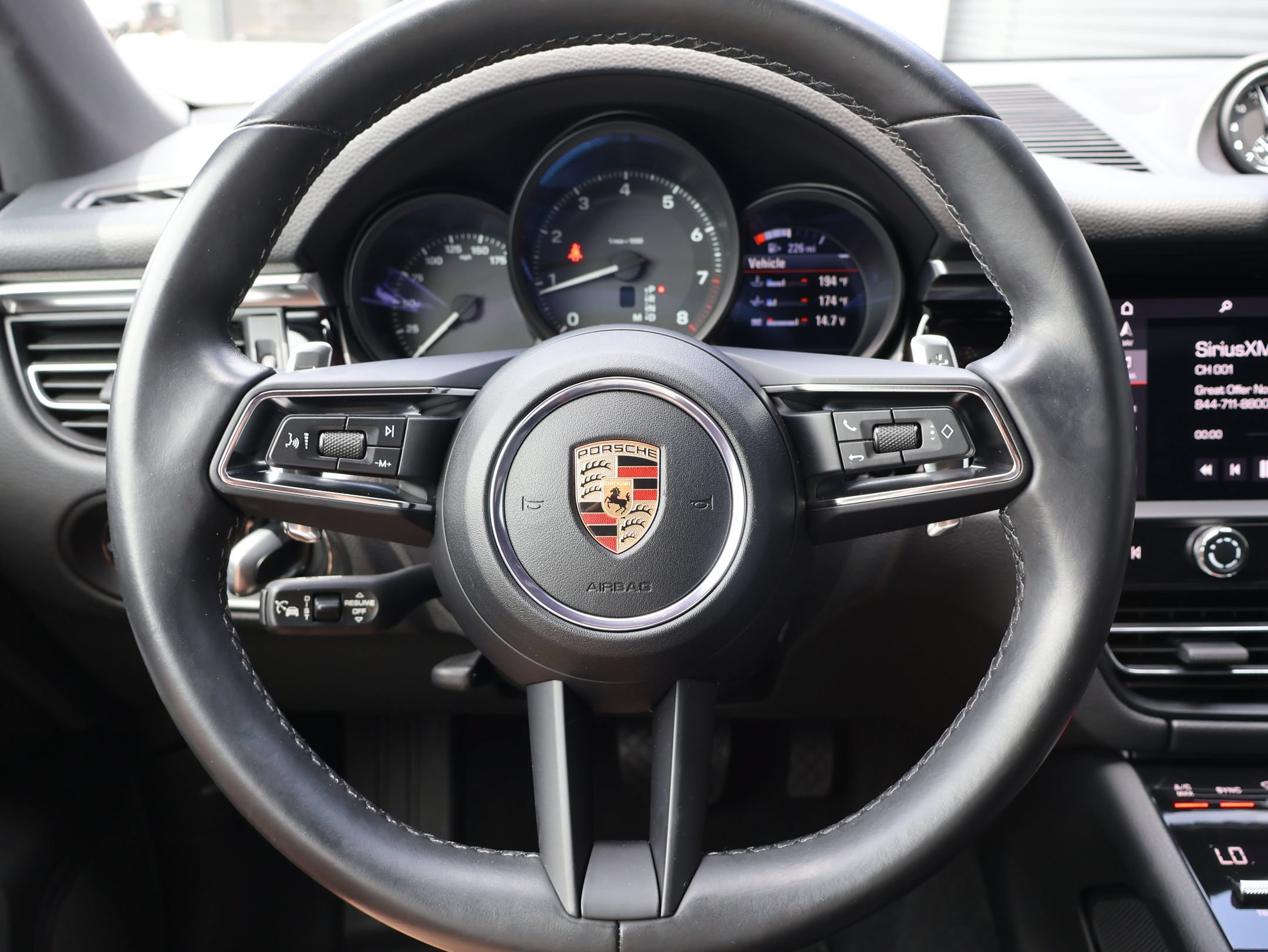 Used 2023 Porsche Macan AWD/4WD image 15