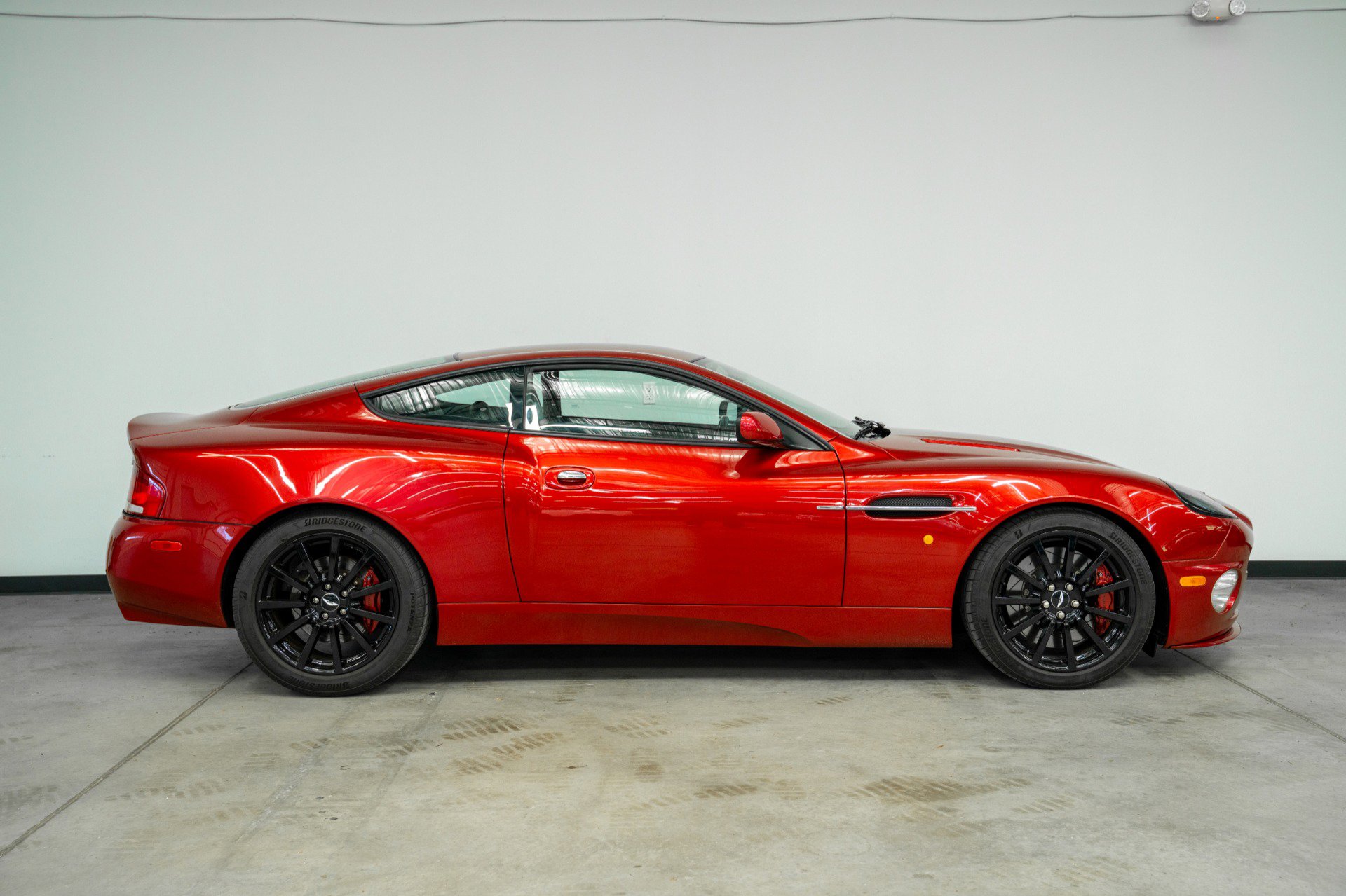 Used 2005 Aston Martin Vanquish S RWD image 39