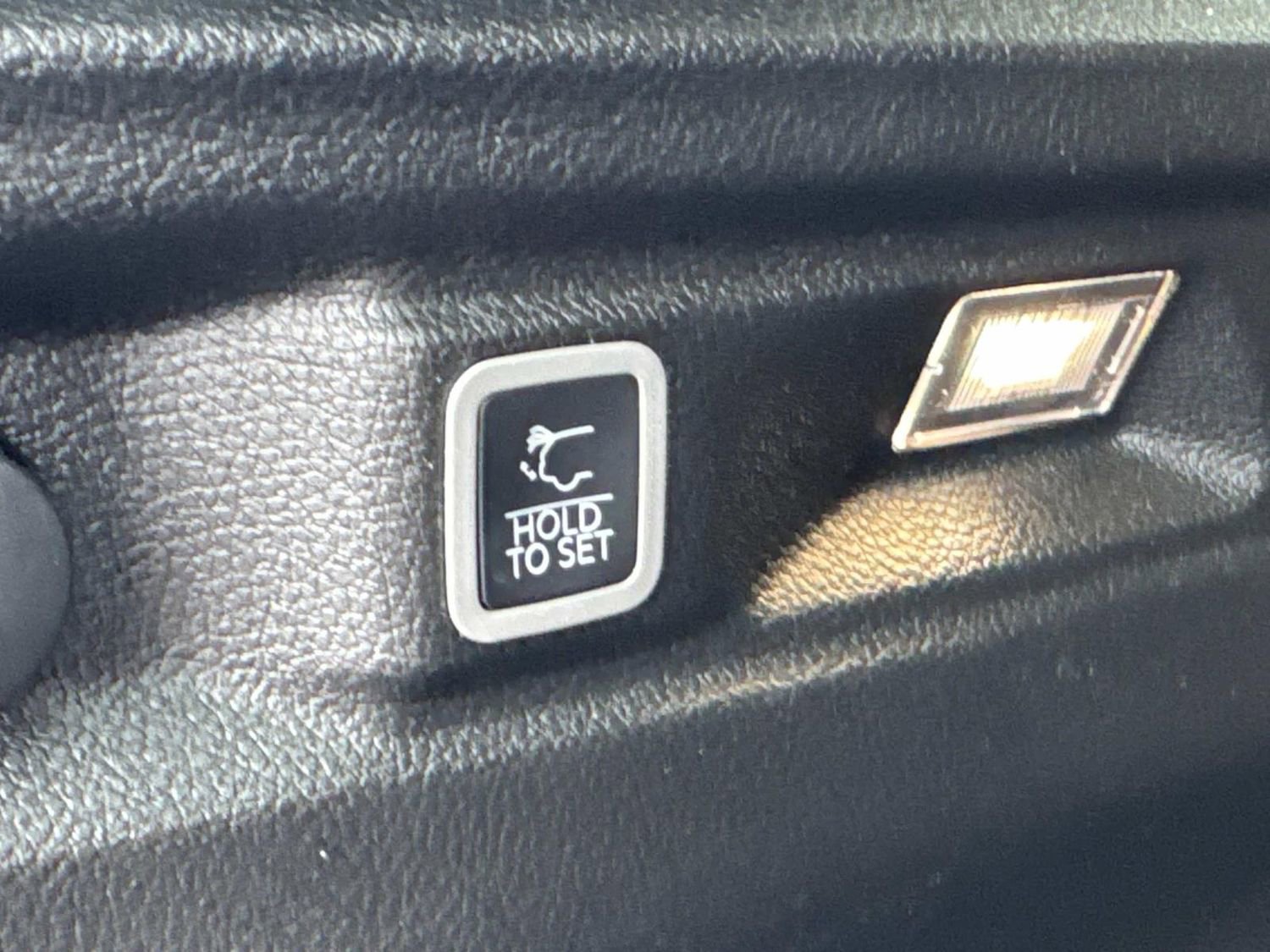 Used 2022 Jeep Grand Cherokee L Limited image 14