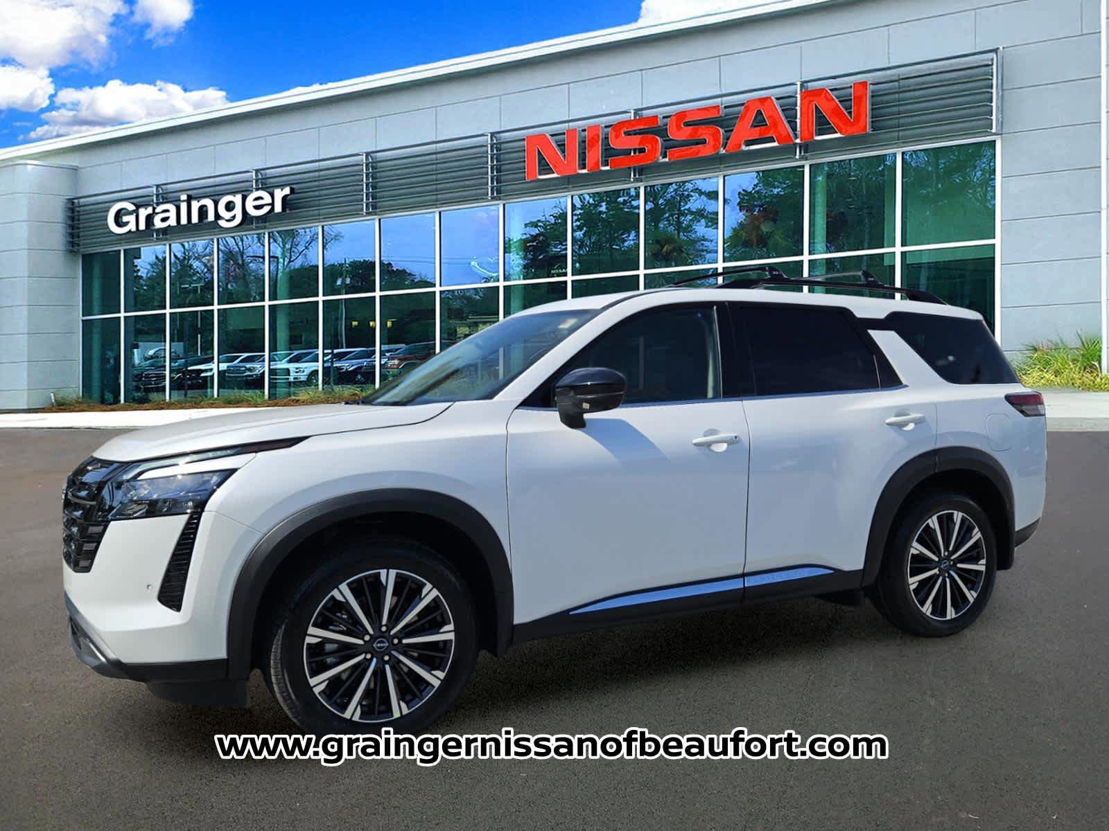 New 2026 Nissan Pathfinder Platinum FWD image 2