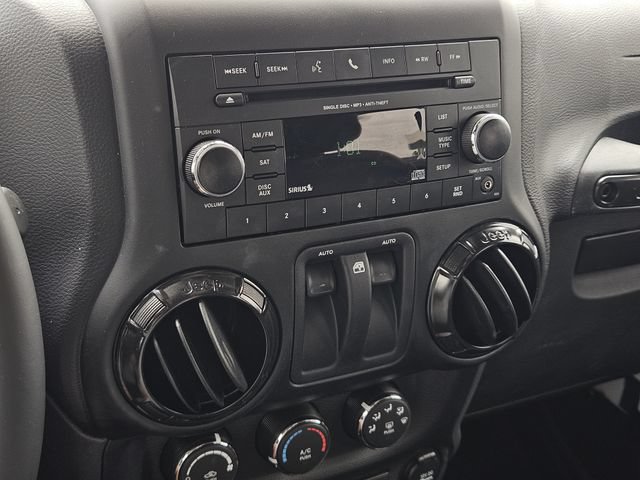 Used 2017 Jeep Wrangler Sahara AWD/4WD image 20