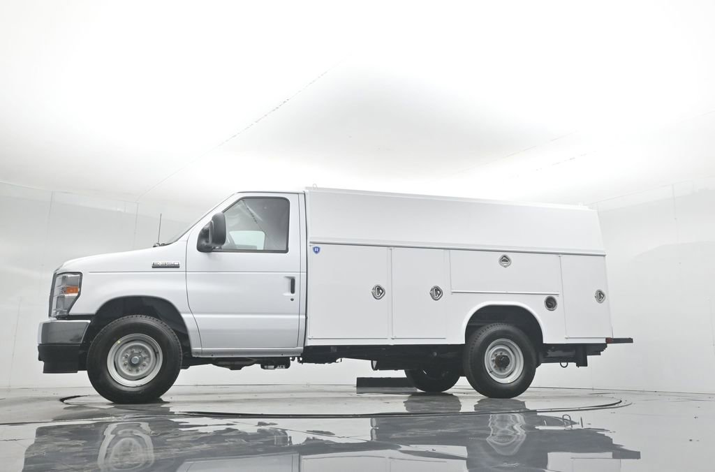 New 2026 Ford E-350 and Econoline 350 Super Duty w/ Power Equipment Group image 55